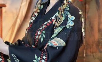 秀人网 – 制服写真，laura阿姣玩得不在状态，真的红了我的眼睛。
