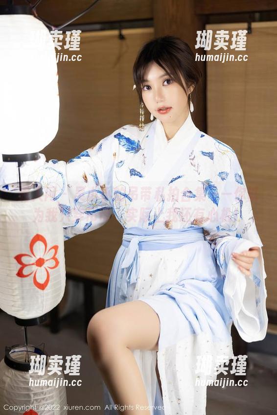 秀人网 - 吴小小的吊带私拍合集——你以为我只穿吊带，实际上我还有心机！