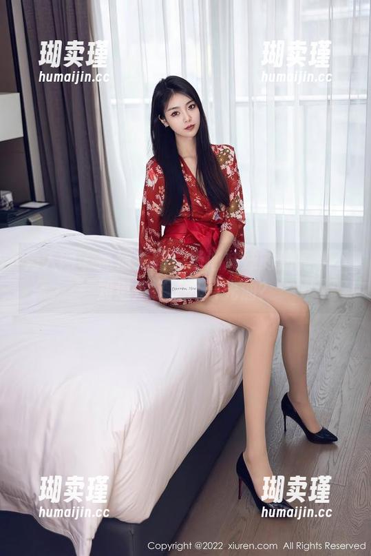 秀人网-奶油妹妹 秀人网 - 高清美图:奶油妹妹的油亮,不知道是打了几层光油?