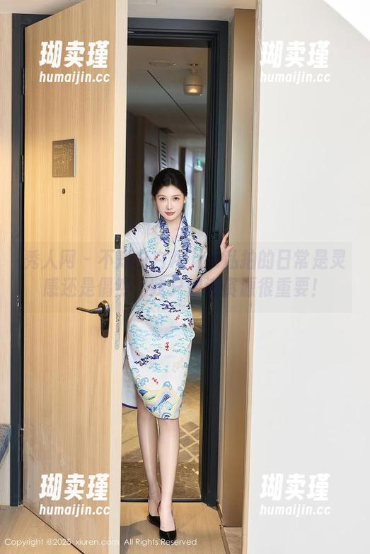 秀人网 - 不知白白Alina私拍的日常是灵感还是偶然，我只知道资源很重要！