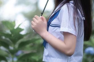 秋山AkI又来了，私人定制的女孩私拍，原图居然没P，真勇敢。