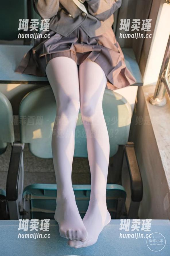 稚乖画册 - 赤西夜夜的吉他少女：她是琴声还是心弦的缠绵？