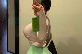 微密圈 – 福利列车开进黑丝站，童小芯的人气势如破竹！
