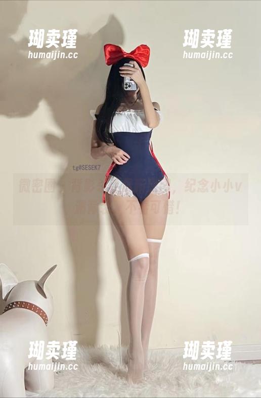 微密圈 - 背影杀手最新原图，纪念小小v漏背装，不看可惜！