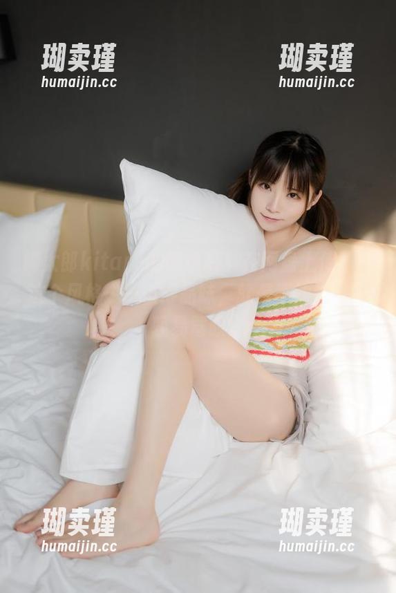 绮太郎kitaro的眼镜写真在网盘上传了，这个风格……值得品味，就是不知道谁能轻易驾驭。