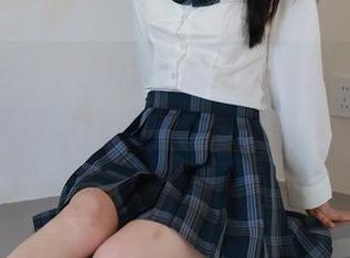 绮梦摄影 – 严肃点！最新图库里，婷婷高跟鞋的角度太能打了，真看得我一愣一愣的。