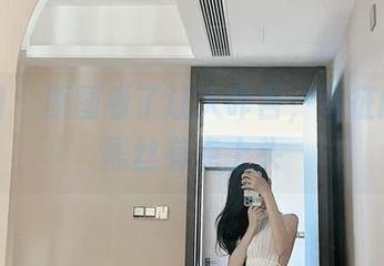 微密圈 – 原图看了让人咋舌，葛征的网洞黑丝有点上头