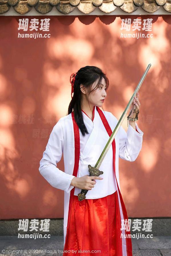 蜜桃社 - 佩琦Pinky婚纱：图包里的每一瞬都想让我掉牙，太夺目了！