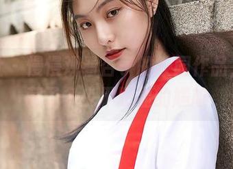 蜜桃社 – 慢慢观看杏子的校园作品，里面藏了多少不明显的尴尬