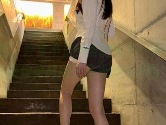 微密圈 – 教室不是神圣的地方，轩子巨2兔教你如何用无圣光做出美图！