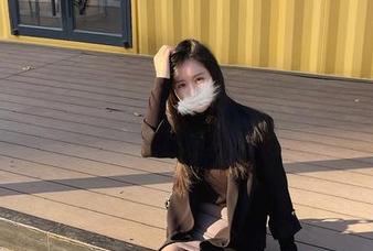 微密圈 – 软妹小九九这张免费写真，镂空的地方真让人想歪，太会玩了！