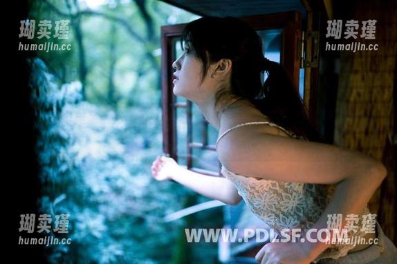轰趴猫-陈雅漫 轰趴猫 - 美足系列来了,快来养眼——陈雅漫的一套写真让你想直视不回头!