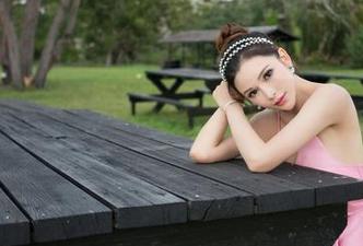 青豆客 – 新一波施忆佳Kitty酱连衣裙美图更新，看得我都快忘了呼吸
