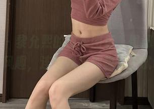 微密圈 – 黎允熙的皮衣图包，臀部优雅又不失风趣，连我家猫都想穿上试试！